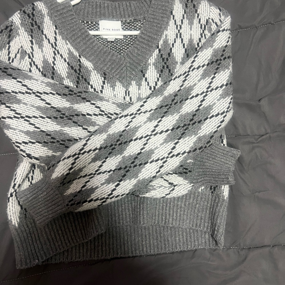 Pink Rose Gray and White V-Neck Sweater